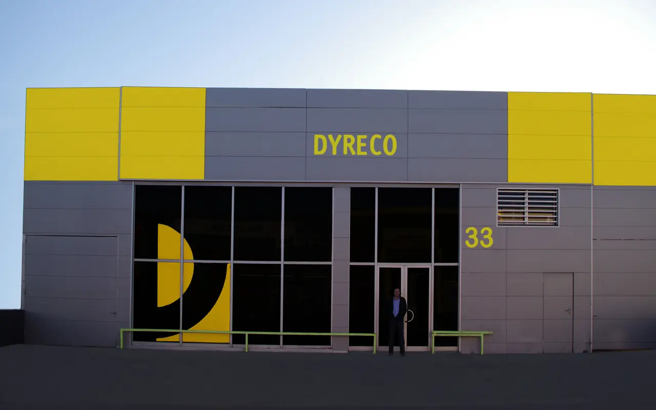Nave de Dyreco en Gremi Tintorers, con el reparto a punto